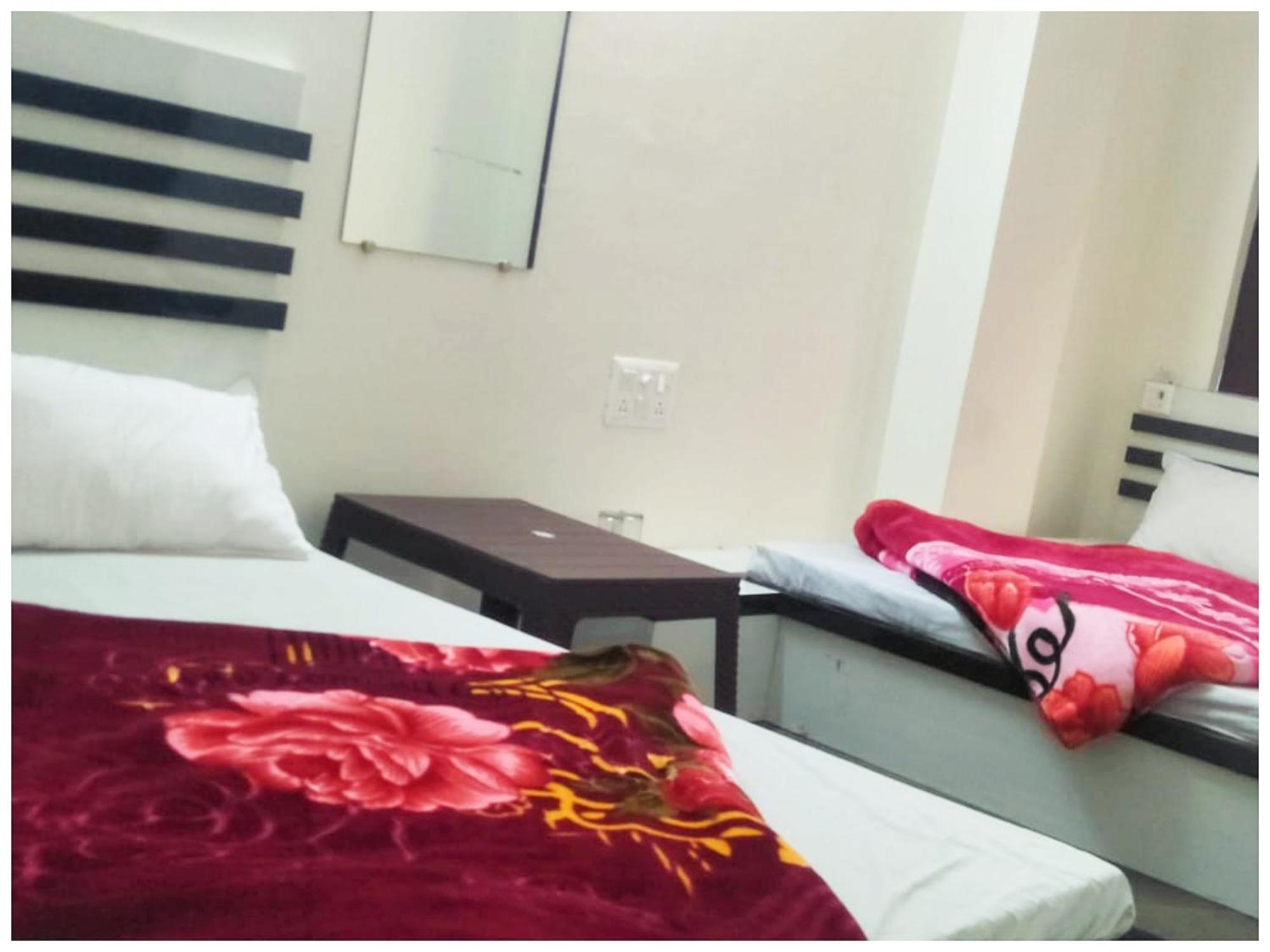 A Premium Hotel Sheeva Inn Near Temple - Fully Air Conditioning - Best Hotel Kankhal Zewnętrze zdjęcie